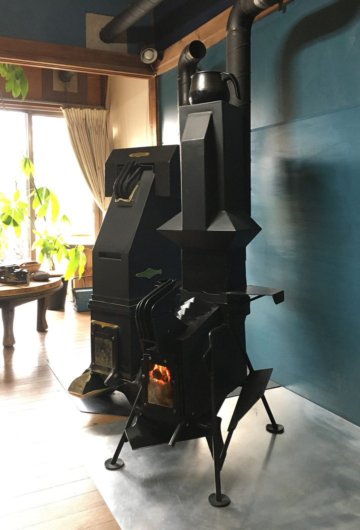 写真：super rocket mass stove