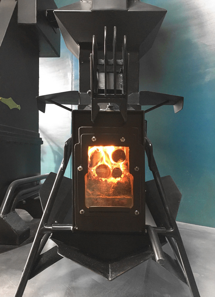 写真：fire rocket mass stove